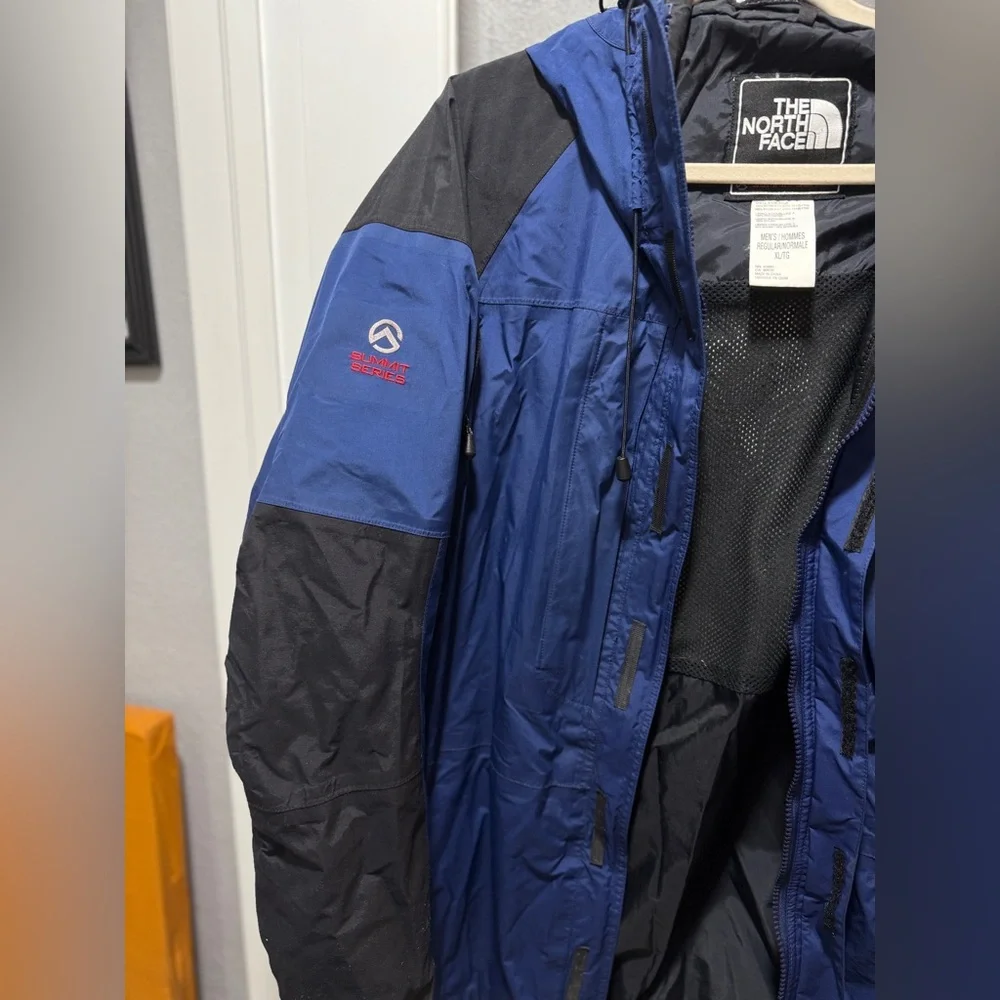 The North Face Men’s Summit Series GORE-TEX® Jacket-Vintage - Picture 12 of 15